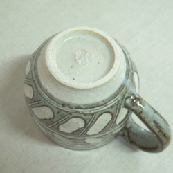 白釉マグカップ　搔き落とし 5枚目の画像