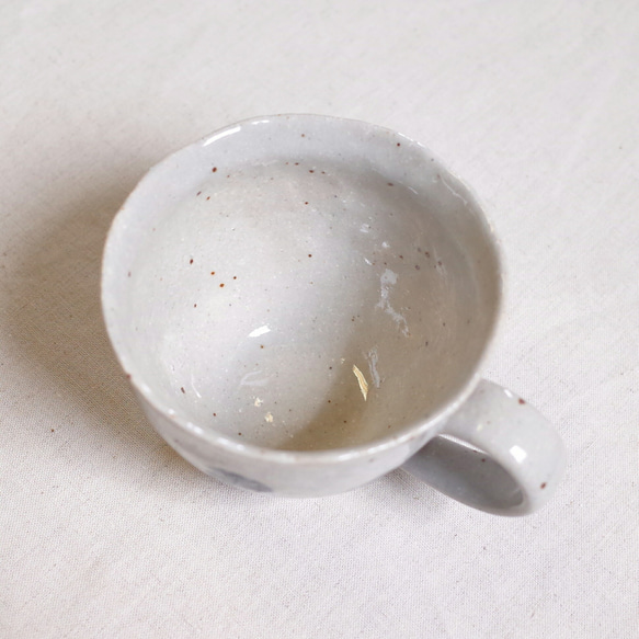 野いちご  てびねりマグカップ 【A】斑入り 3枚目の画像