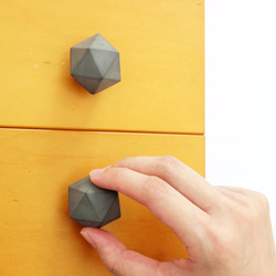 FENEN - Handcrafted black concrete knob / hook – Icosahedron 2枚目の画像