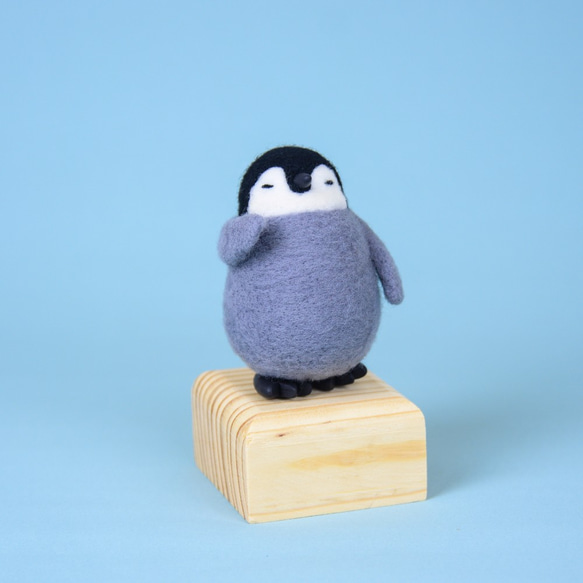 扁鼻子 療育 Animal野生動物 企鵝 羊毛氈 原木木頭座 木盒 擺飾 第3張的照片