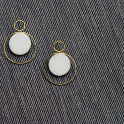 White Stone Geometric Earrings/ White - Handmade 2枚目の画像