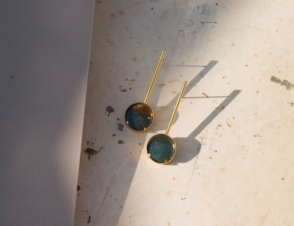 Geometric Stone Earrings/ Emerald Green - Handmade 1枚目の画像