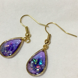 purple drop sway earring - 紫の揺れる雫のイヤリング - 1枚目の画像