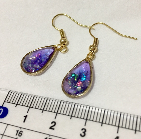 purple drop sway earring - 紫の揺れる雫のイヤリング - 2枚目の画像