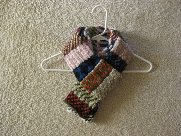 色々な毛糸で色々な編み方をしてマフラー 2枚目の画像
