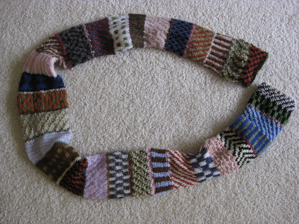 色々な毛糸で色々な編み方をしてマフラー 3枚目の画像
