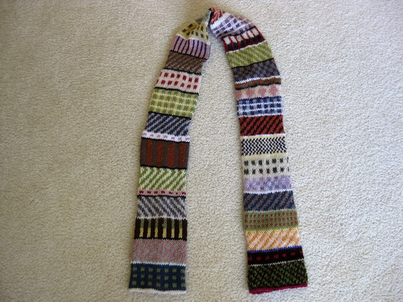 色々な色の毛糸で色々な編み方をしたマフラーNo5 3枚目の画像