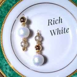 送料無料　Rich White Cotton Pearl Earrings 2枚目の画像