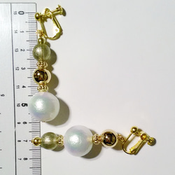 送料無料　Rich White Cotton Pearl Earrings 3枚目の画像