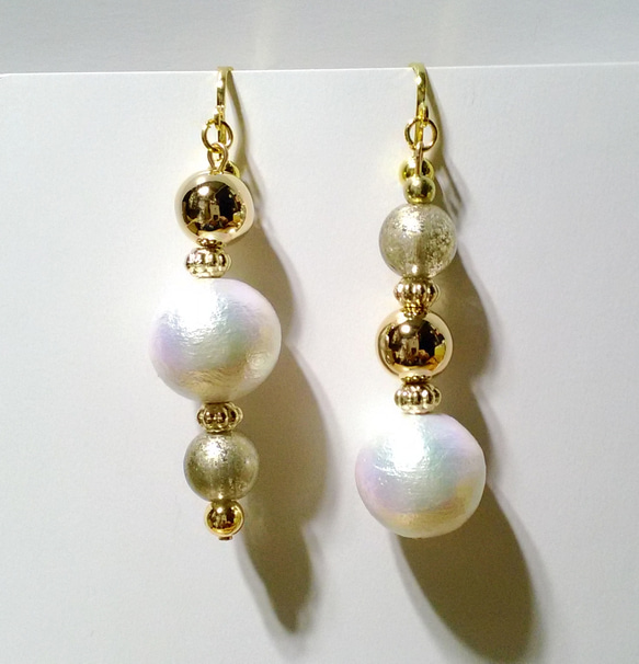 送料無料　Rich White Cotton Pearl Earrings 4枚目の画像