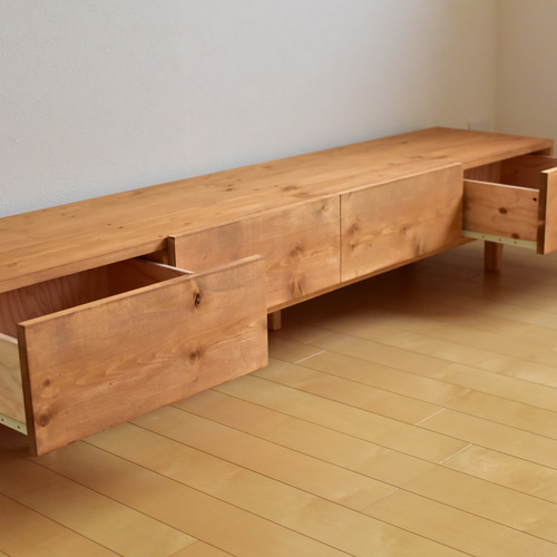 無垢材】テレビボード 200㎝オーク色 TVボード　木脚　北欧風 無垢材】テレビボード 200㎝オーク色 TVボード 木脚 北欧風 大川家具