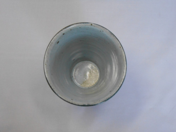 カブトムシカップ　ゴホンヅノカブト　（正面、白地に青・紫） 5枚目の画像