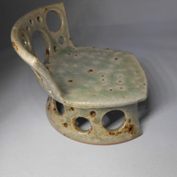 陶製のミニチュア椅子（灰釉） 4枚目の画像