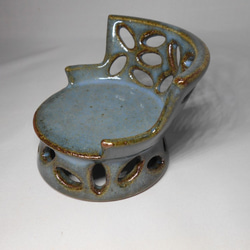 陶製のミニチュア椅子（ブルーグレー釉） 2枚目の画像