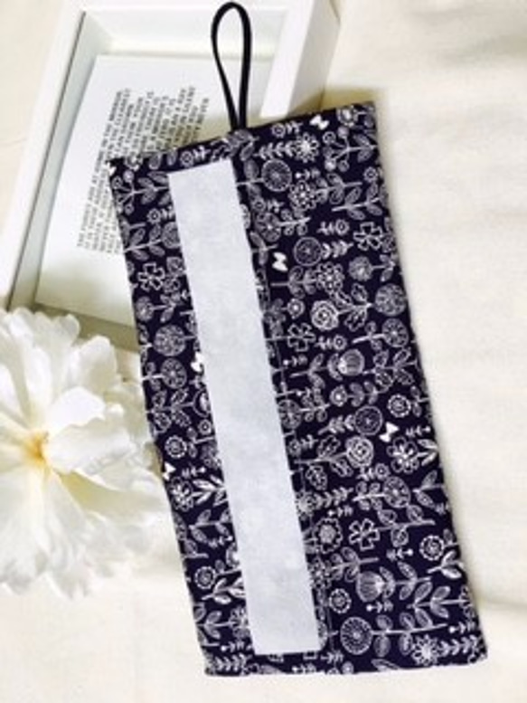 北欧刺繍柄　花モチーフ　携帯用BOXティッシュケース 2枚目の画像