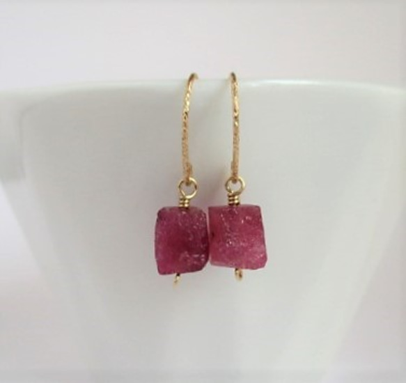 rough pinkstone 14Kgf pierced earrings 第2張的照片