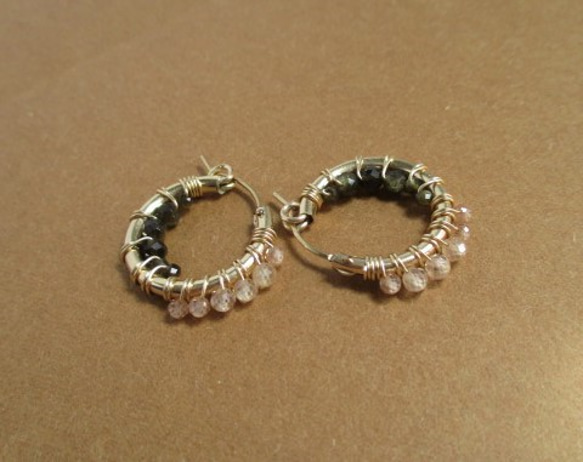 14Kgf hoop pierced earrings with zircon＆obsidian 第5張的照片
