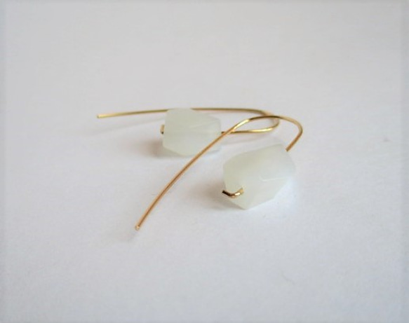 back long wire 14Kgf with white moonstone 第6張的照片