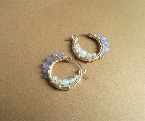 14Kgf hoop pierced earrings with tnzanite ＆ opal 第1張的照片