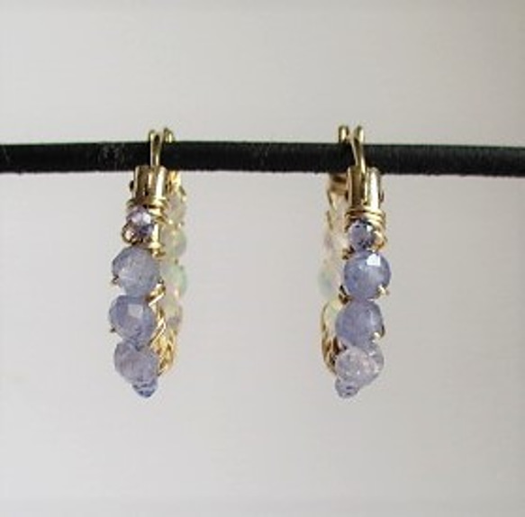 14Kgf hoop pierced earrings with tnzanite ＆ opal 第2張的照片