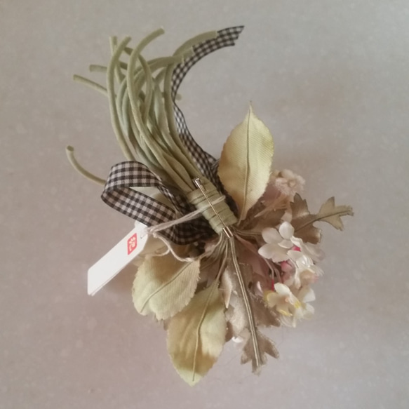 チェックリボンの小花コサージュ（手染）87-113 2枚目の画像