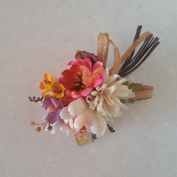 ストロー（麦わら）リボンの小花コサージュ（手染）87-121 1枚目の画像