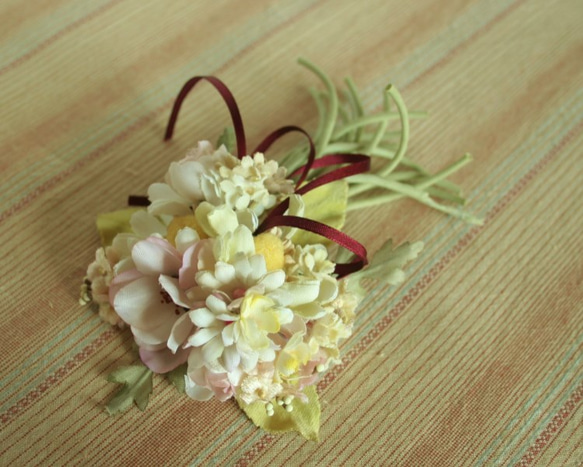 ボルドーリボンの小花のコサージュ（手染）　CC-560 1枚目の画像