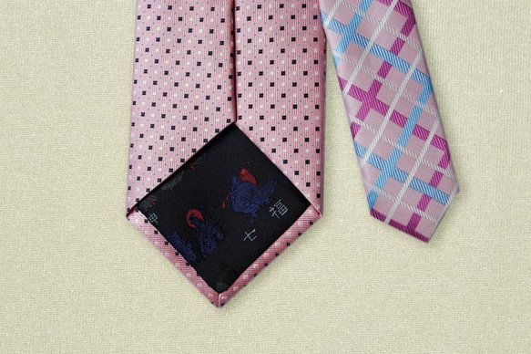 水玉とチェック柄のネクタイ　ピンク 4枚目の画像