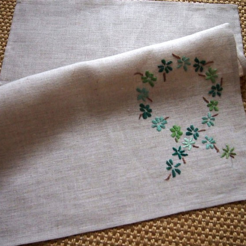 手刺繍入り　リネンクロス/リネンハンカチ【こでまり/小手毬】 リネン刺繍ハンカチ】ねこ / 箱入り | 粒あん図案室