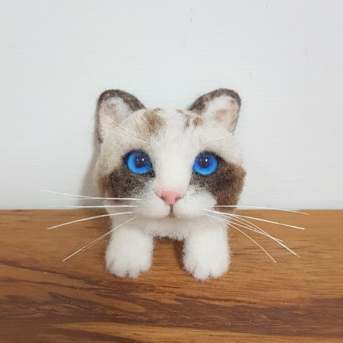 優美な髪]羊毛フェルト布猫ピン ブローチ G.H羊毛氈創作 通販 5187597