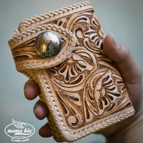 カービングミドルウォレット　二つ折り財布　レザーウォレット レザーウォレット、革小物専門店【レザークラフト優】