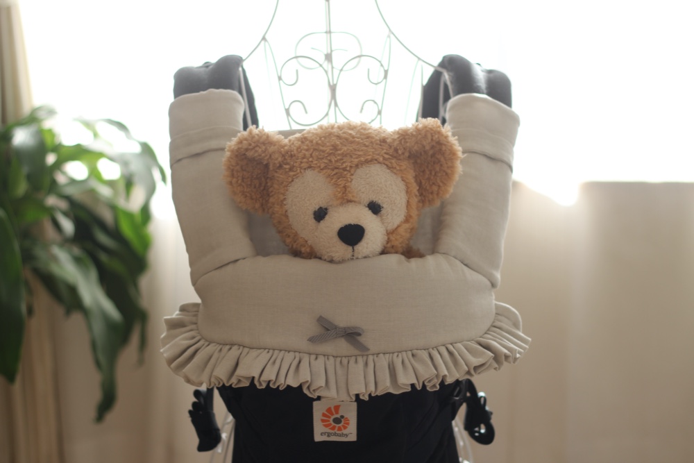 抱っこ紐カバー　両面ダブルガーゼ　フリルたっぷりカバー☆よだれカバー&首回りカバー&胸元カバー☆ライトグレー