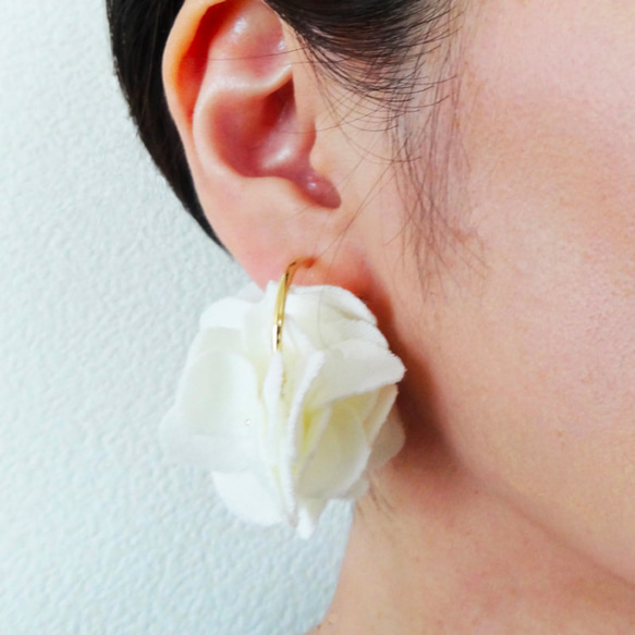 white petal series-イヤリングフープ 5枚目の画像