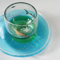 [グラス]　ちゅら海まんまる漆絵グラス(水色と緑)「黒潮の海」　 5枚目の画像