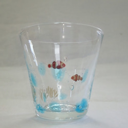 [グラス]　ちゅら海ロック漆絵グラス「クマノミとイソギンチャク」 2枚目の画像