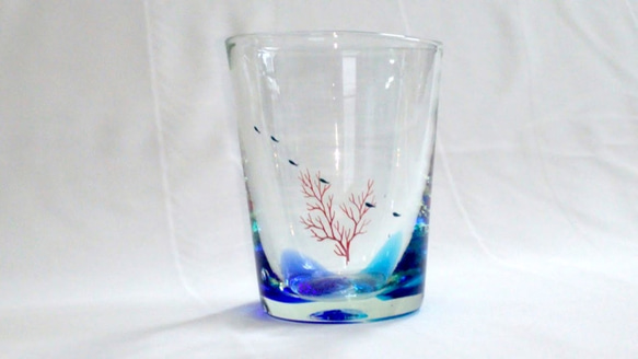[グラス]　ちゅら海 波漆絵グラス「イソハナとルリスズメダイ」 2枚目の画像
