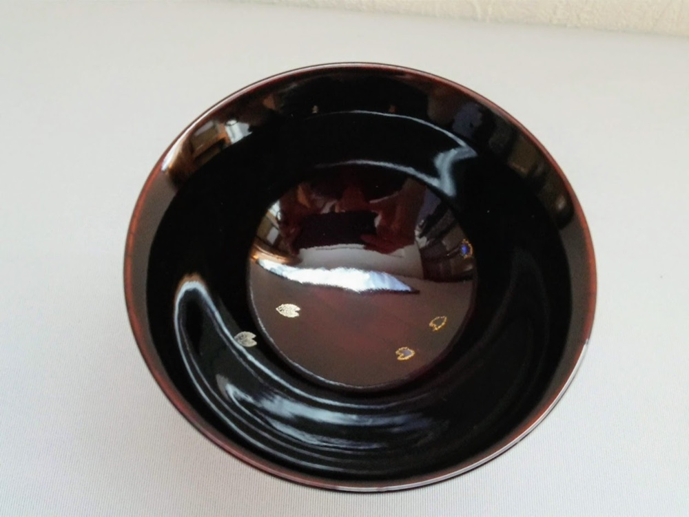 [ぐい呑]　螺鈿馬上杯「さくら」木製木地呂漆塗