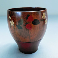 [カップ] 　まるみカップ（朱）「いちご」木製木地呂漆塗 3枚目の画像