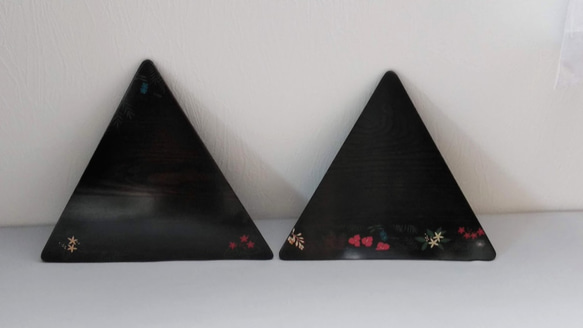 [皿・盆] 　琉球松の三角大皿「琉球華帯」　　木製漆塗 5枚目の画像