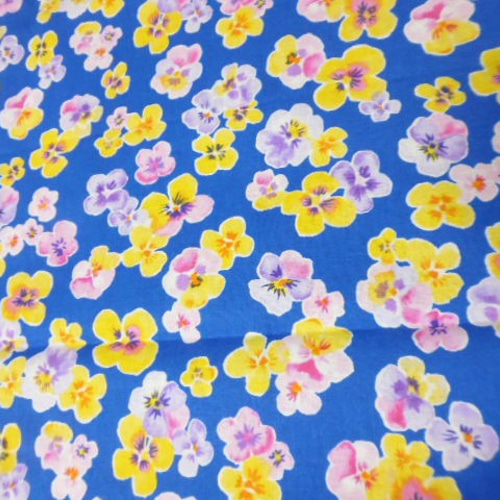 パンジー柄生地（シーチング青色）50cm×50cm 生地 natuko@(ssym)a 通販 