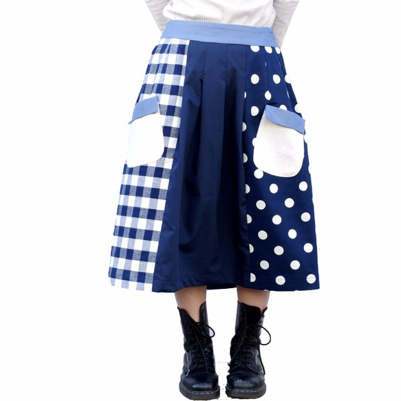 デニム素材　ネイビーデザインスカート　レディース ファッション　 2枚目の画像