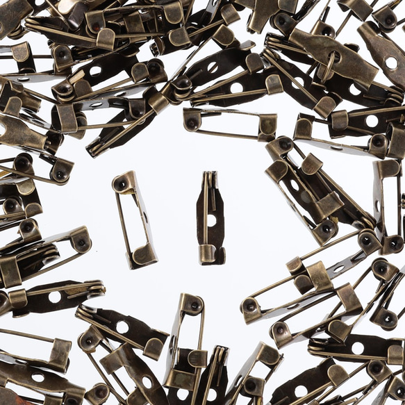 送料無料　ブローチピン　アンティーク　15mm　200個　セット　金古美　ブローチ金具　パーツ　1つ穴　AP1966 1枚目の画像