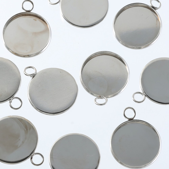 送料無料 ミール皿 丸 18mm シルバー 10個 大きめカン付き