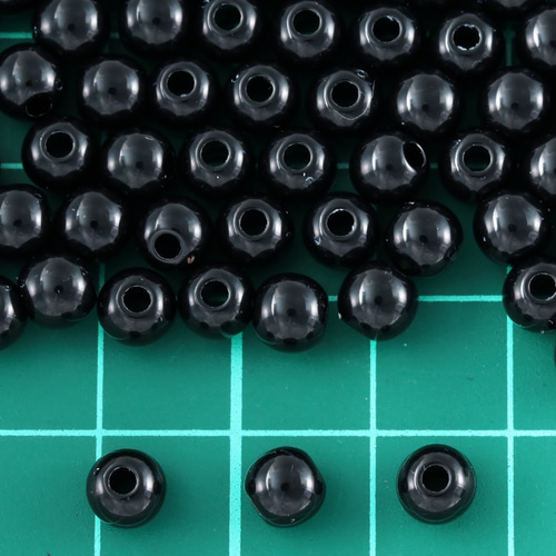 ビーズ 6mm 丸 ブラック 黒 プラ製 500個 両穴有 軽い ラウンド 
