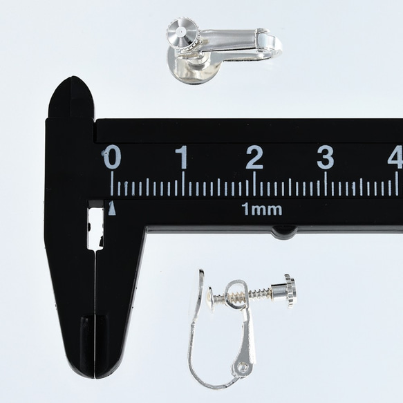 イヤリング　パーツ　シルバー　40個　白銀　ネジバネ式　8mm　台座　丸皿　カン無し　アクセサリー　金具　AP2564 4枚目の画像