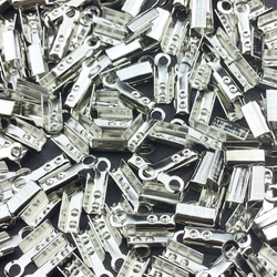 送料無料　カシメ　紐留め　150個　幅3mm　シルバー　銀色　アクセサリー パーツ ヒモ留め 留め具　（AP0094） 2枚目の画像