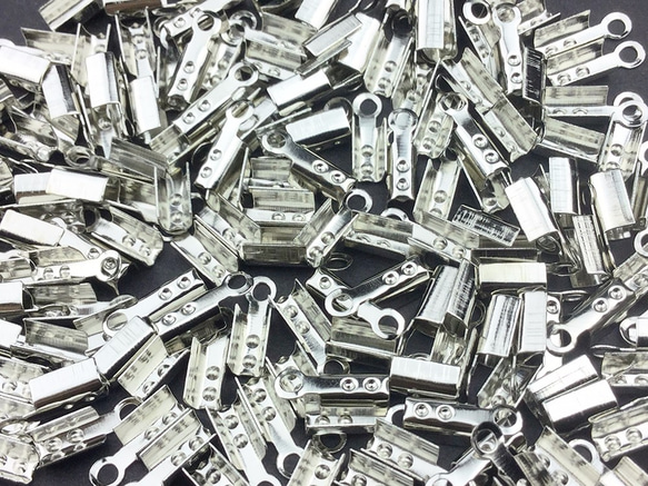 送料無料　カシメ　紐留め　150個　幅3mm　シルバー　銀色　アクセサリー パーツ ヒモ留め 留め具　（AP0094） 2枚目の画像