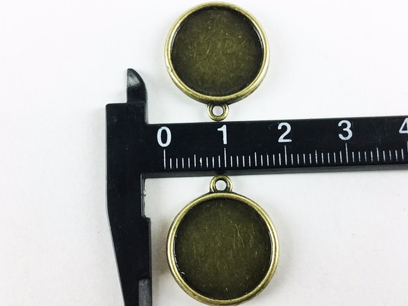 送料無料　ミール皿　金古美　丸　20枚　アンティーク ゴールド　外径18mm内径15mm　（AP0132） 3枚目の画像