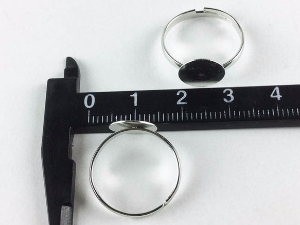 送料無料　リング パーツ　指輪　10mm台座付き　シルバー　50個　サイズフリー　ハンドメイド 等に　AP0207 3枚目の画像