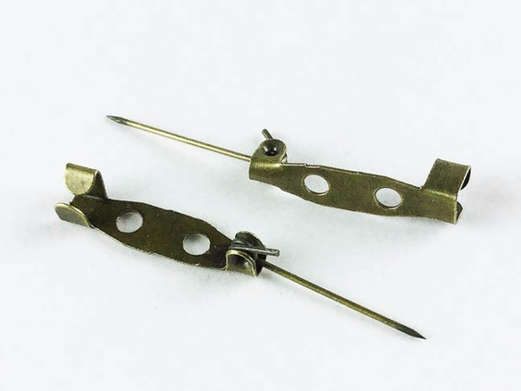 送料無料　ブローチピン　20mm　100個　金古美　アンティーク ゴールド　2穴　ウラピン　ブローチ　金具　AP0211 3枚目の画像